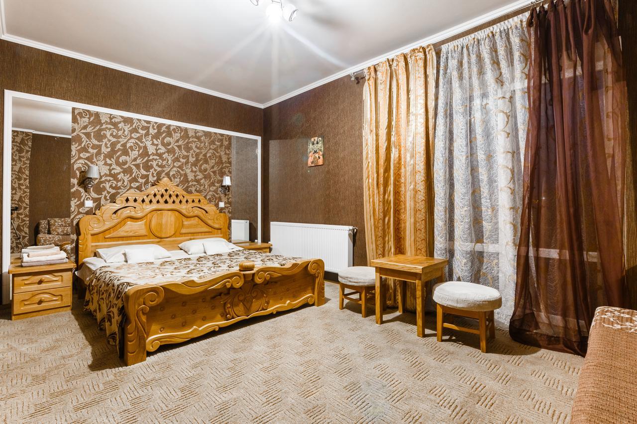 Everest Iwano-Frankiwsk Zewnętrze zdjęcie