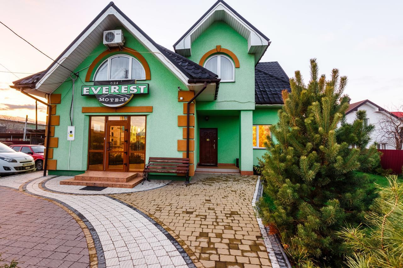 Everest Iwano-Frankiwsk Zewnętrze zdjęcie